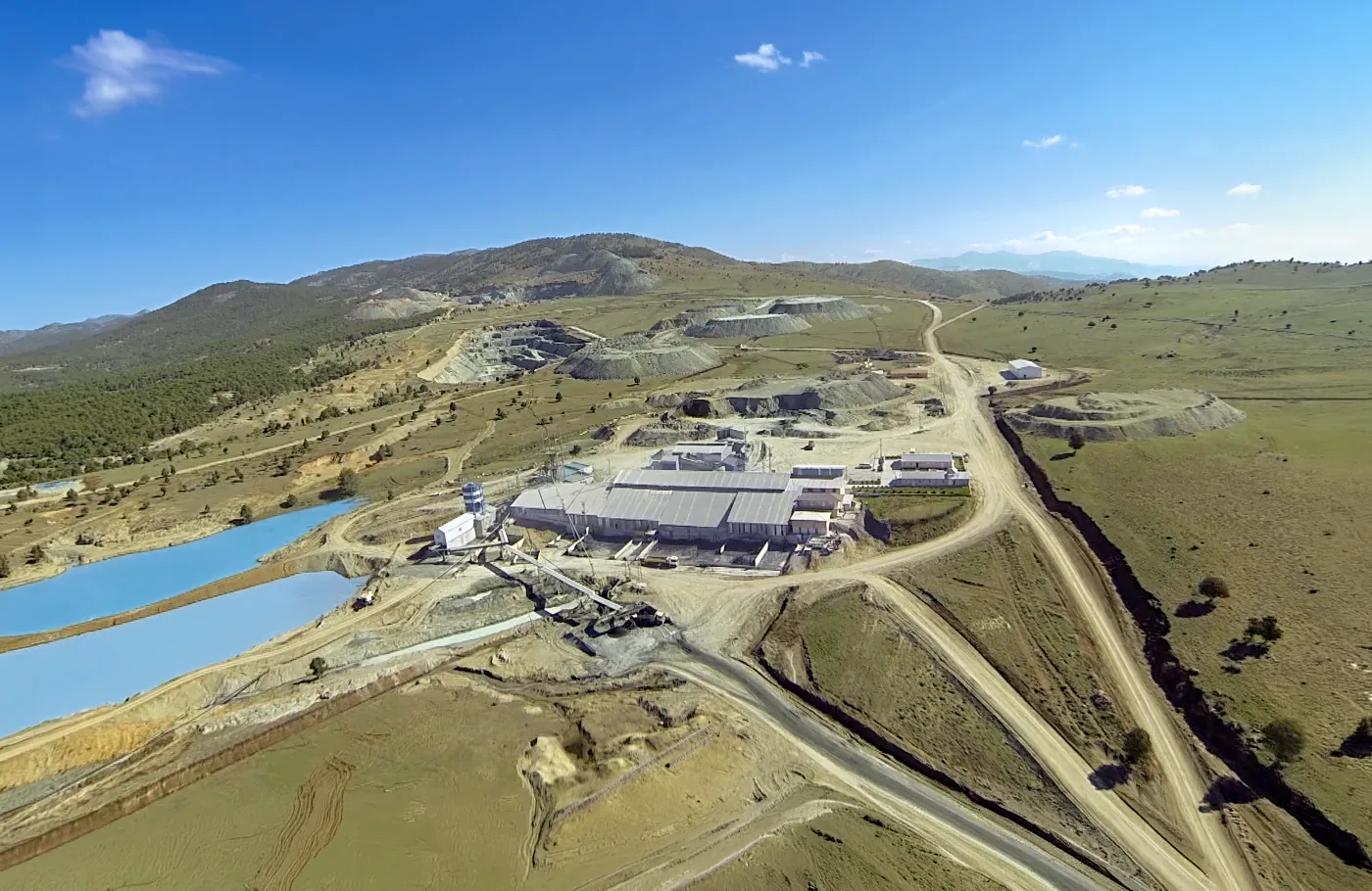 Global Mining Tefenni zenginleştirme tesisi ve üretim sahası hava görüntüsü